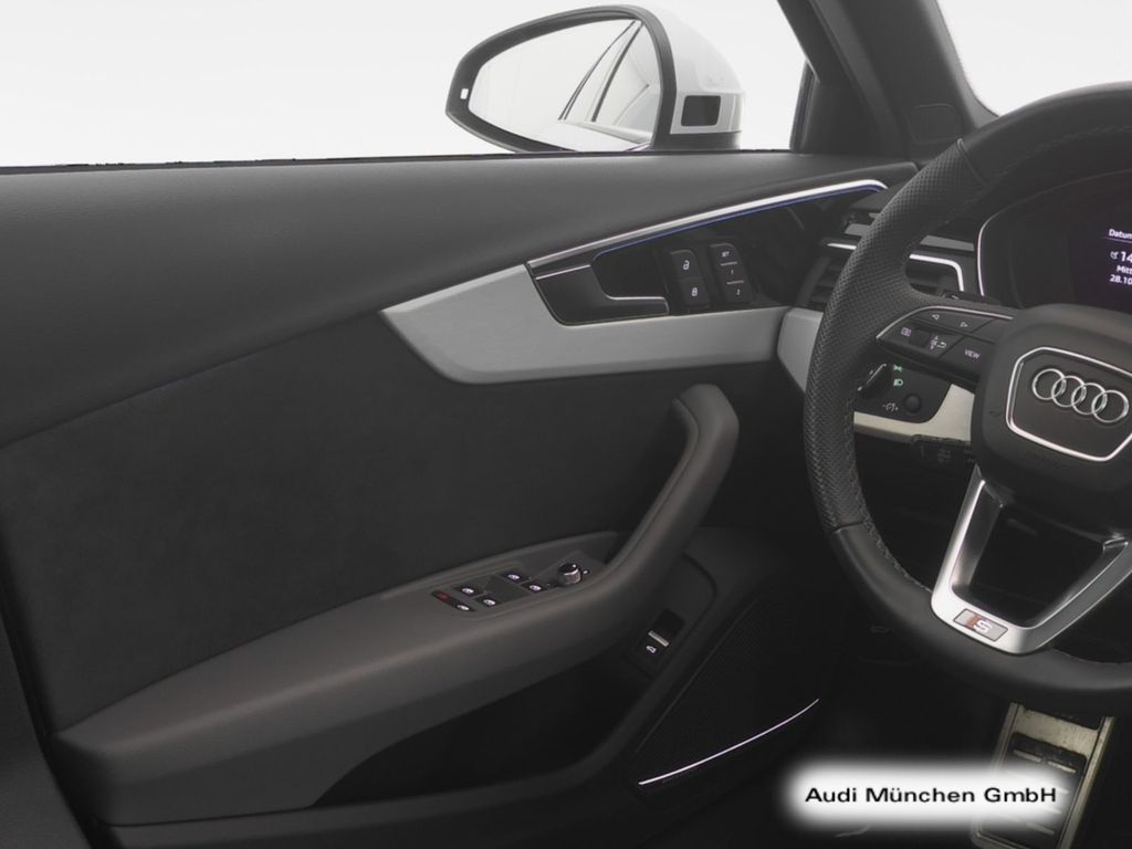 AUDI A4 2024