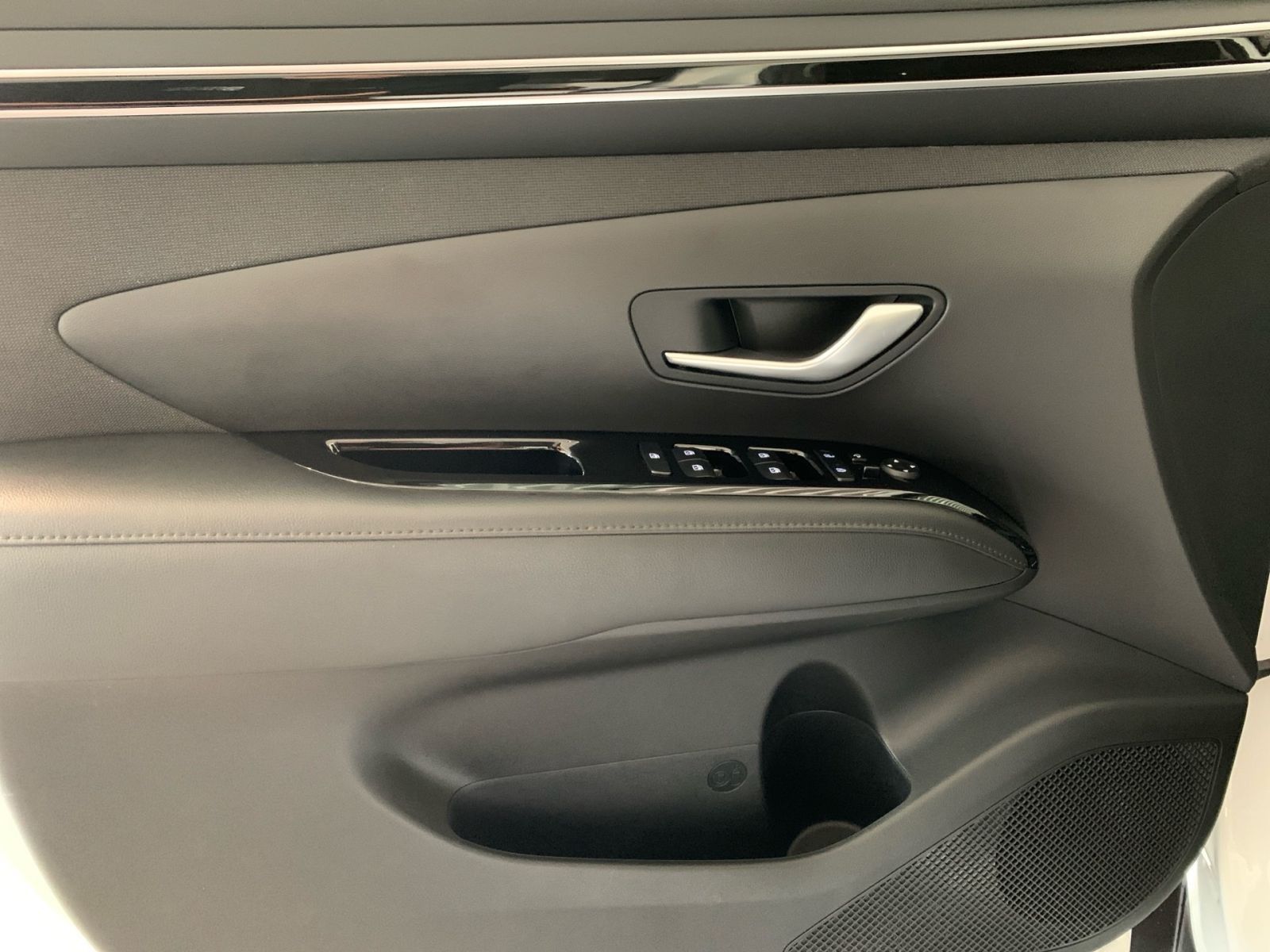 Fahrzeugabbildung Hyundai TUCSON 1.6 T-GDI Trend Plug-In Hybrid 4WD LED