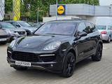 Porsche Cayenne Turbo Park-Assistent - Porsche Cayenne aus 2011: Turbo