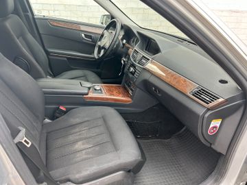 Mercedes E 220 - 8