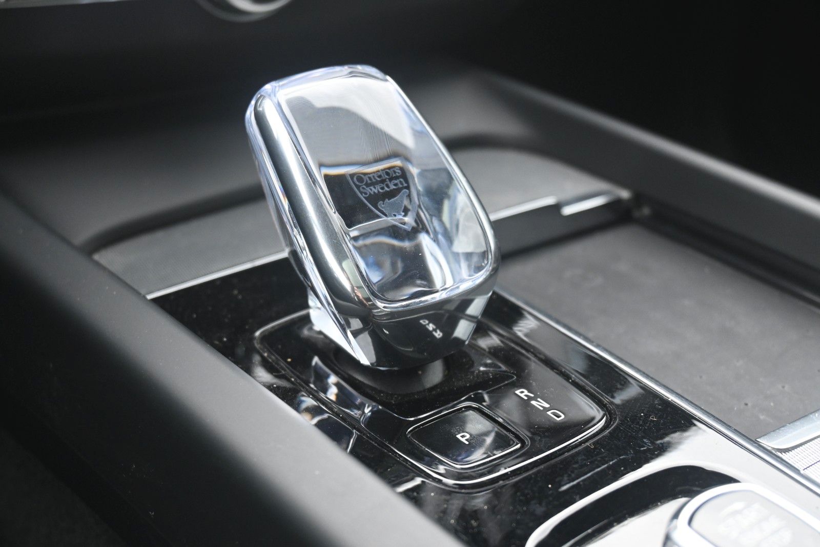 Fahrzeugabbildung Volvo XC60 B5 AWD Ultra Dark*PANO*LUFT*360°*ACC*AHK