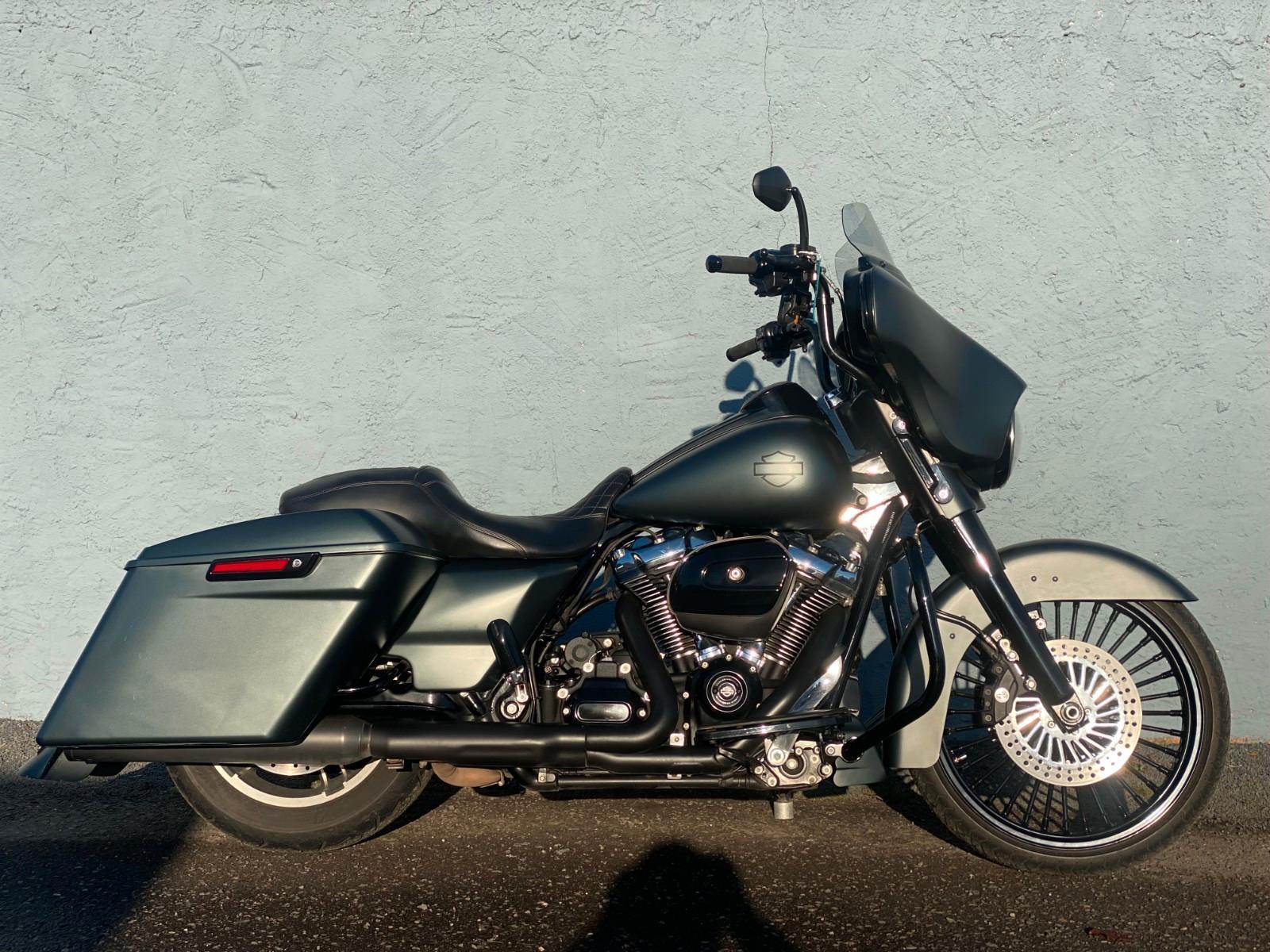 Harley-Davidson FLHX STREET GLIDE