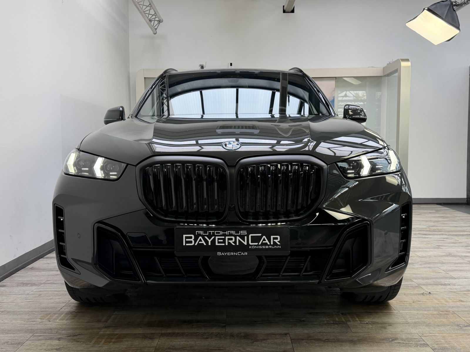 BMW X5 xDr50e M Sport Pro 22Zoll Pano Sitzlüft. AHK imagem 2