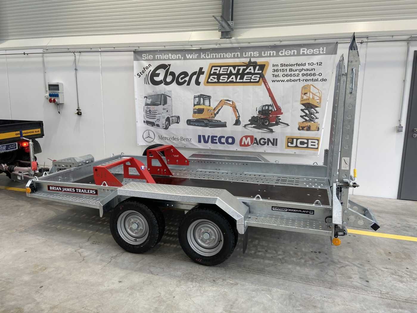 Fahrzeugabbildung Brian James Cargo Digger Plant 2 / Länge: 3.200mm  / 3.500kg