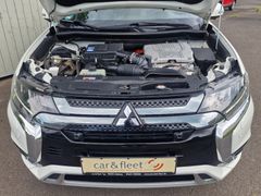 Fahrzeugabbildung Mitsubishi Outlander PHEV Intro Edition 4WD LED Leder RFK