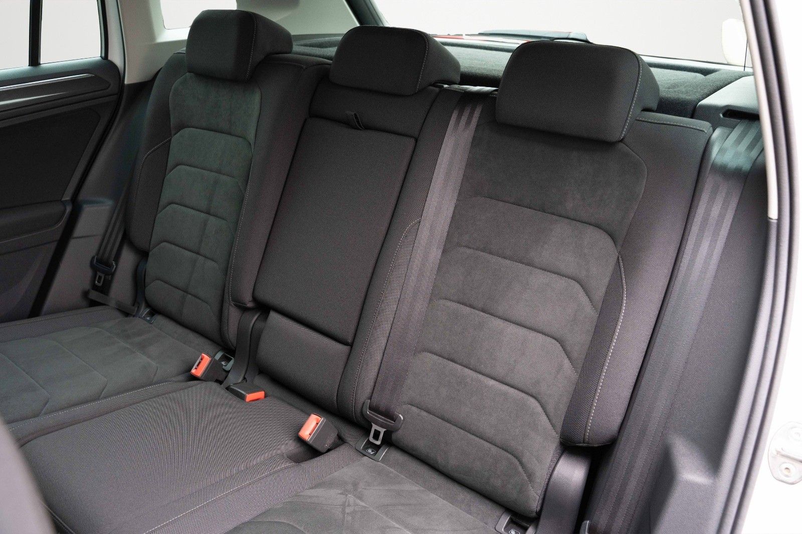 Fahrzeugabbildung Volkswagen TIGUAN 1.5 COMF KAM STHZ ERGO NAVI ACC KEYLESS