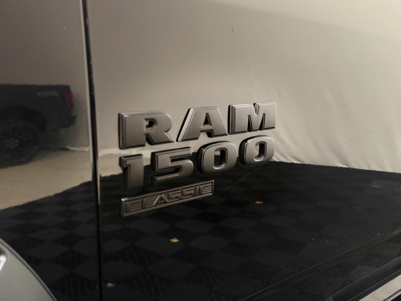 Fahrzeugabbildung Dodge RAM 1500 Blackout Crew Cab 4x4