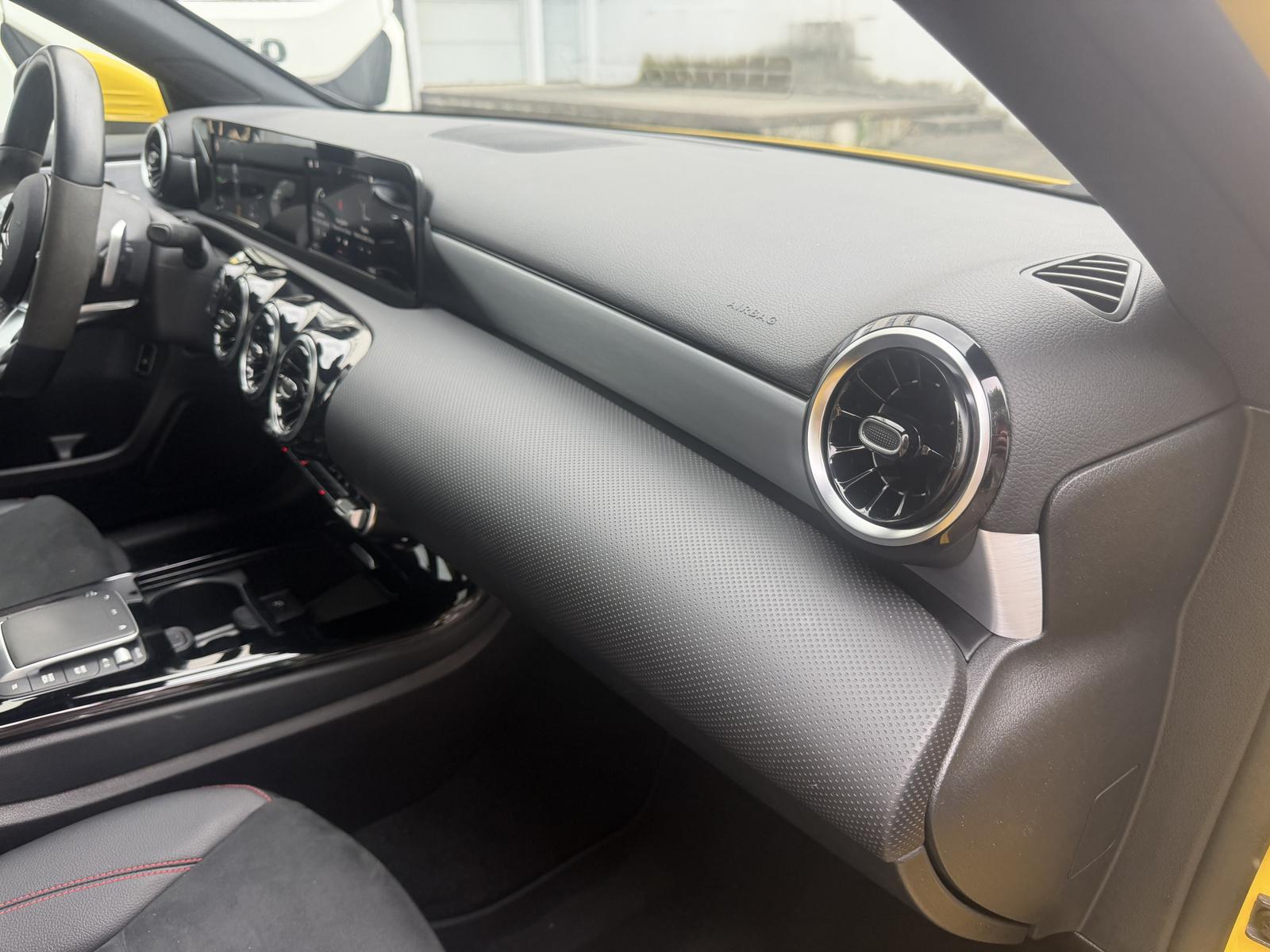 Mercedes-Benz A 250 e AMG LED MBUX Distronic Pano Kamera-360°