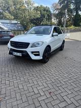 Mercedes-Benz ML 350  AMG Optik  Designo... - Mercedes-Benz ML 350 in Mönchengladbach