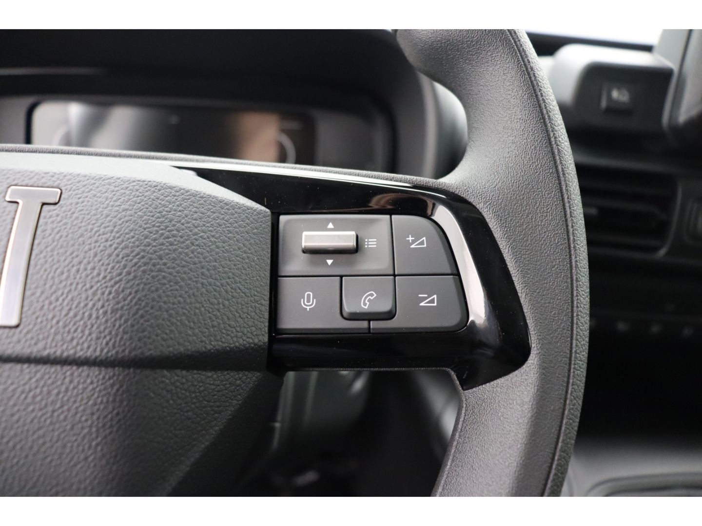 Fahrzeugabbildung Fiat Doblo 1.5 75 kW Kastenwagen Easy Pro Diesel 100