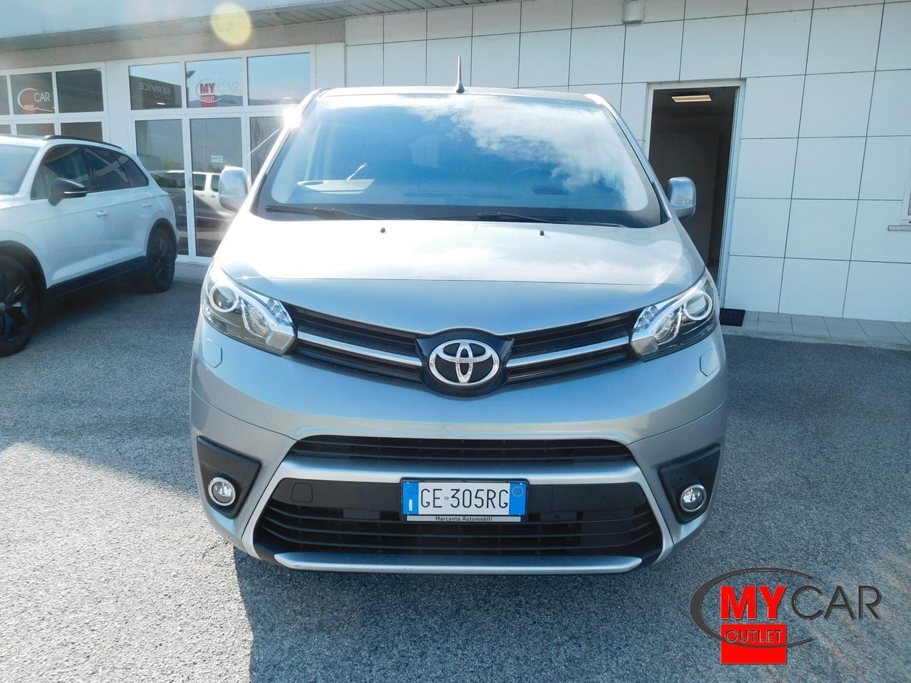 Toyota Proace Verso 2.0D 180cv EAT8 L1 Luxury 8  imagem 2