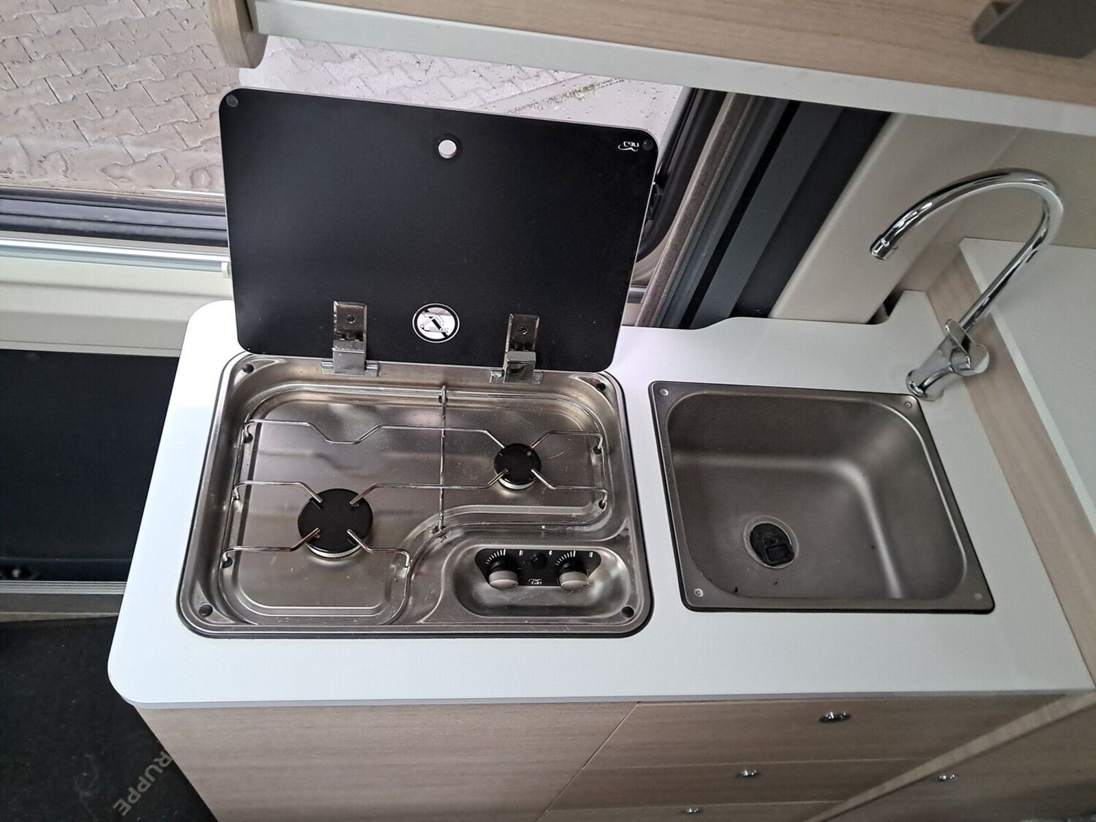Fahrzeugabbildung Forster Livin Up V 599 HBL Markise,Radio,Allwetter,Solar