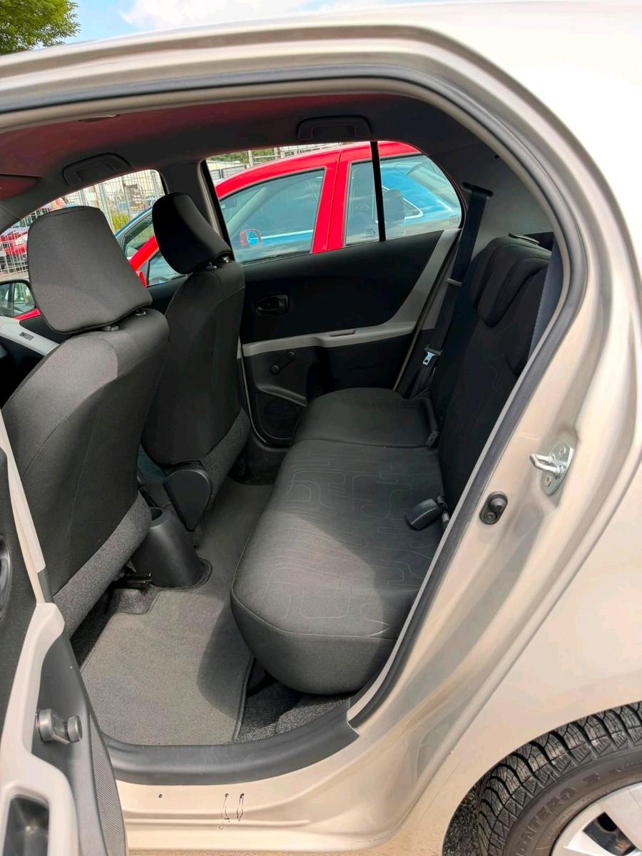 Toyota Yaris 2009 — photo 9