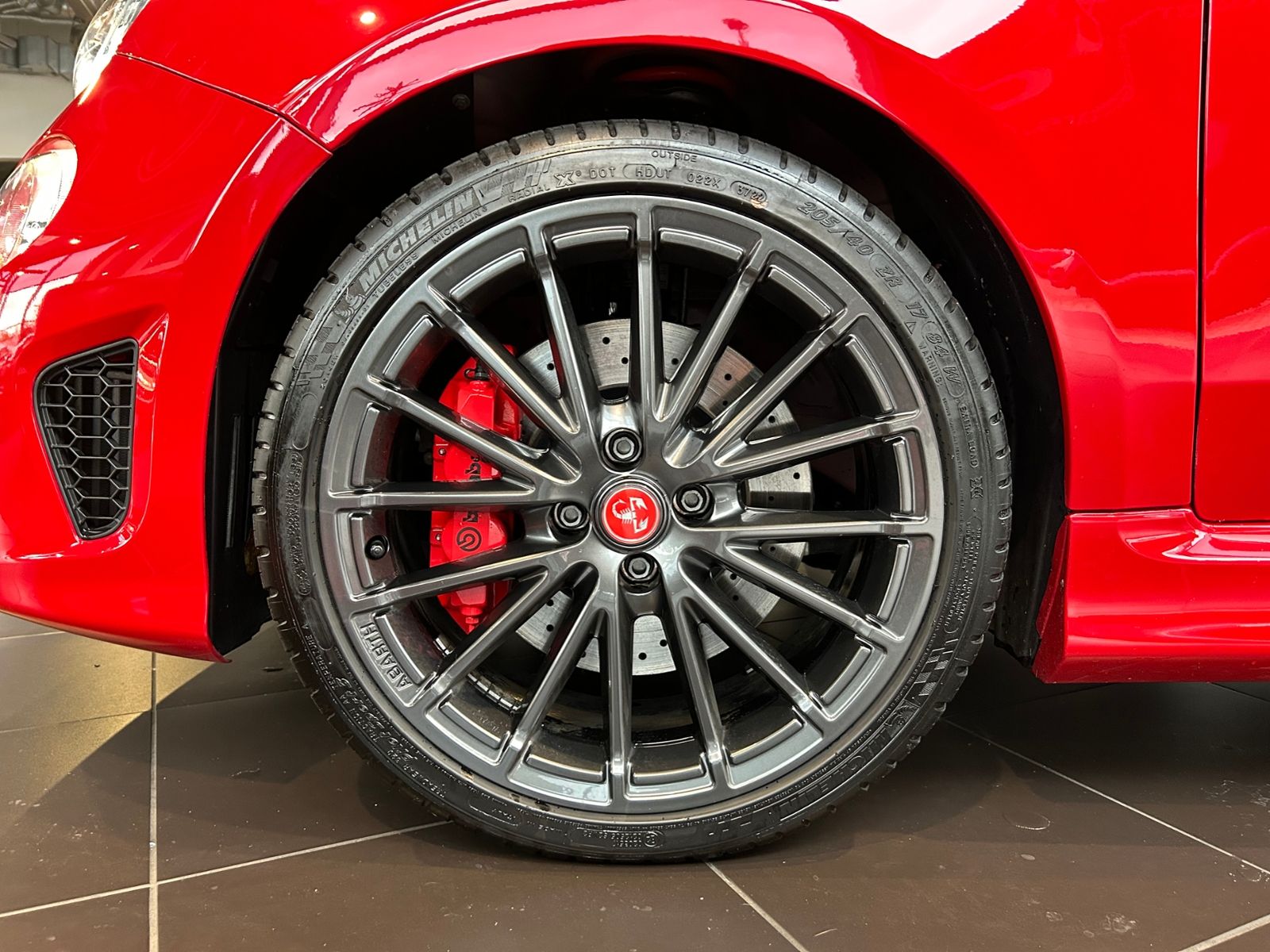 Fahrzeugabbildung Abarth 695 Cabrio BEATS NAVI ALU