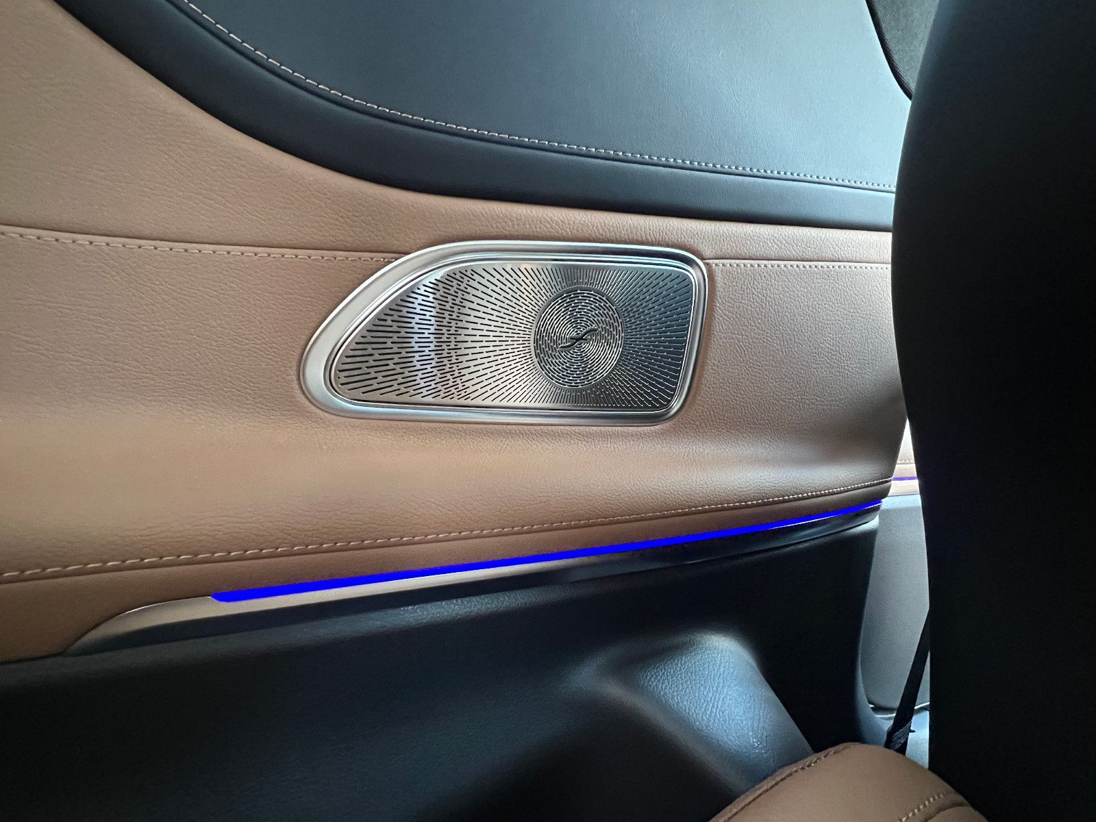 Fahrzeugabbildung Mercedes-Benz CLE 200 AMG LINE PREMIUM PANORAMA SITZKLIMA