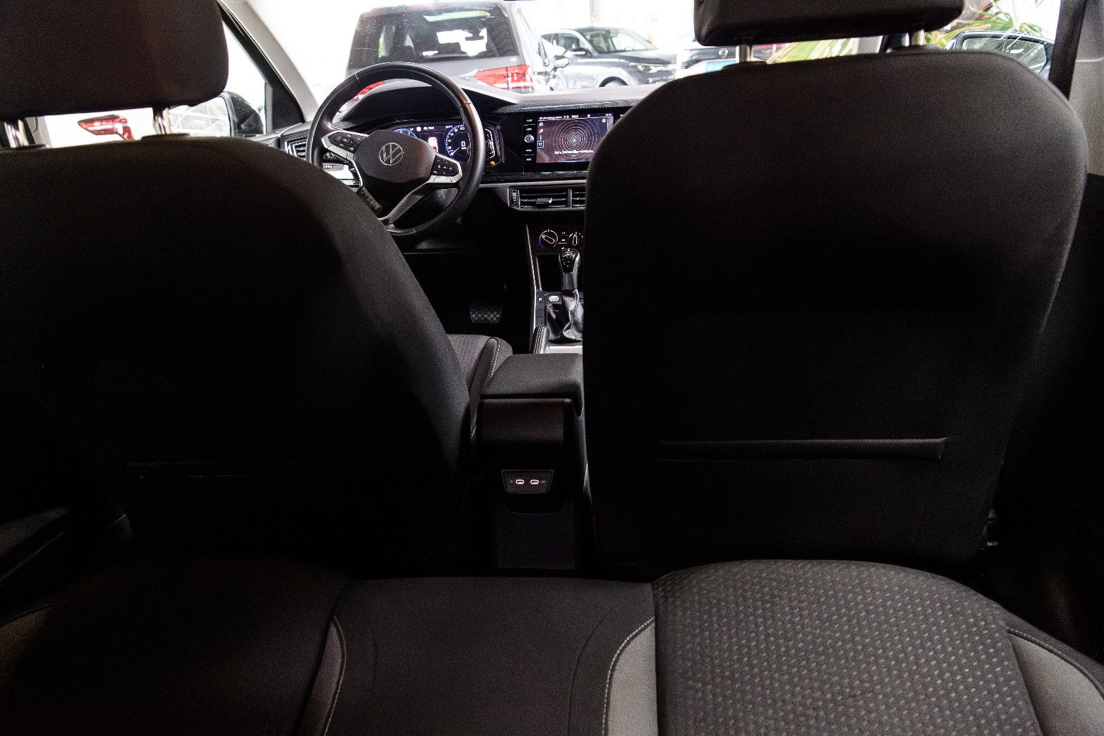 Fahrzeugabbildung Volkswagen Polo VI Life+LED+SHZ+NAVI+GJR+KEYLESS+DAB+AUTOMA