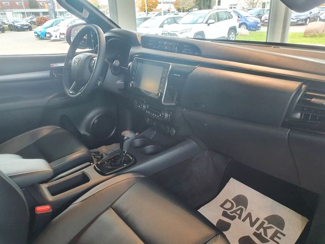 Toyota Hilux 2.8 Invincible XTra Cab Grau Automatik SOFORT