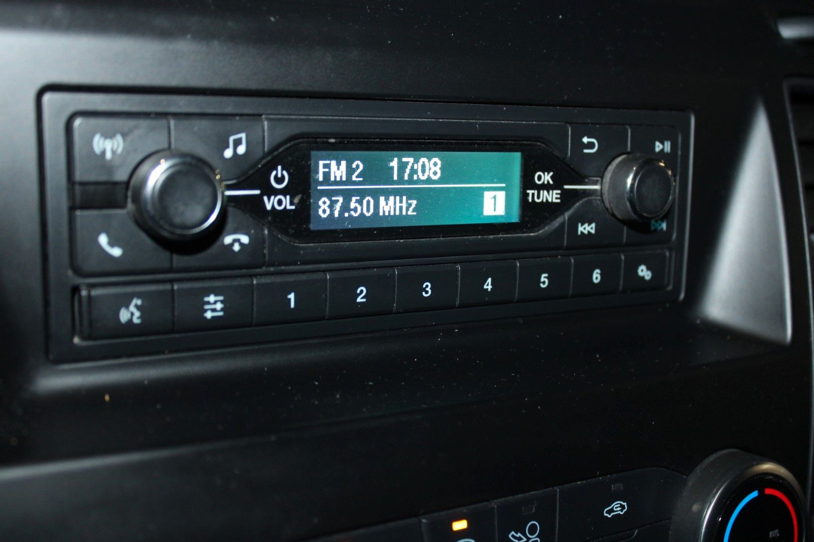 Fahrzeugabbildung Ford Transit Custom L1 Kasten AHK KLIMA 1.Hand