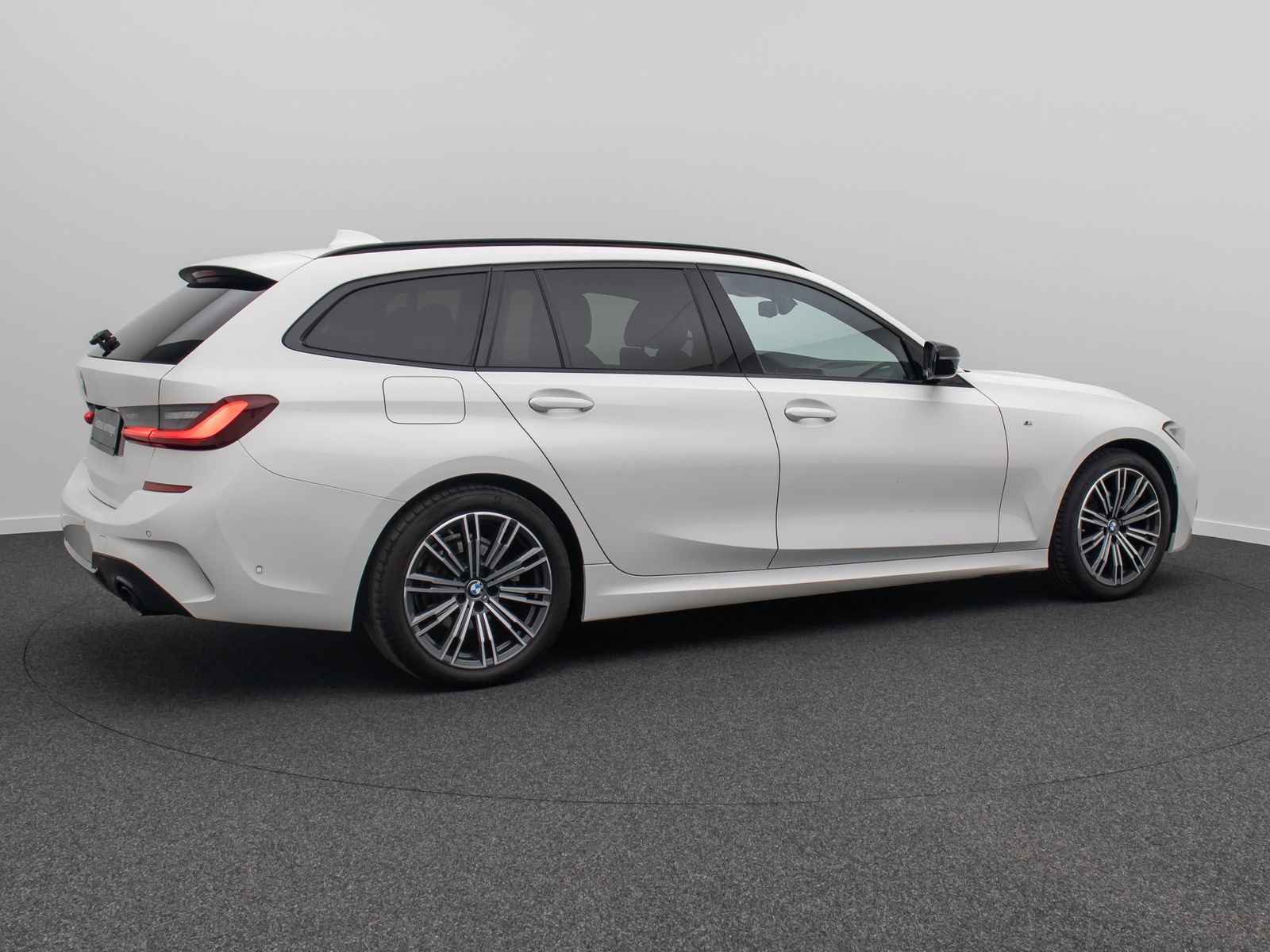 Fahrzeugabbildung BMW 320d M Sport Alarm DAB Kamera Komfort CockpitPro