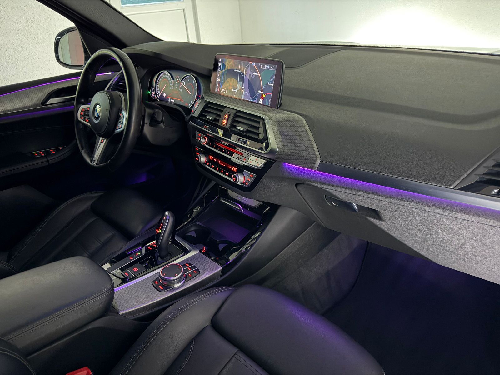 Fahrzeugabbildung BMW X3 xDrive 30 d M SPORT/LED/HuD/AHK/PANO/H&K/DAB