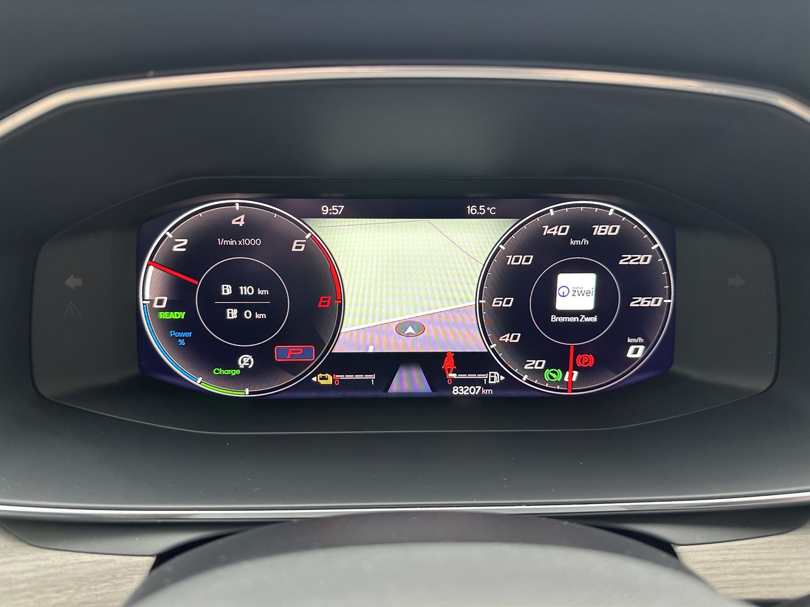 Fahrzeugabbildung SEAT Leon Xcellence e-Hybrid NAV+LED+PANORAMA+CARPLAY