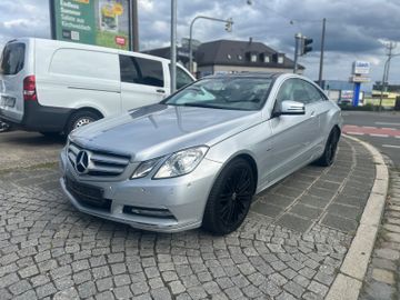 Mercedes E 220 - 2
