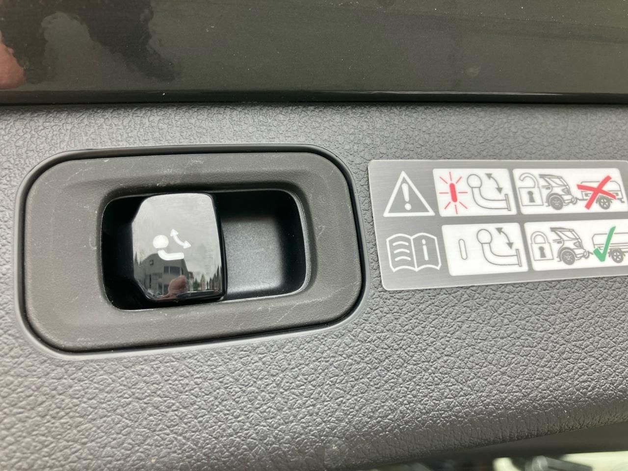 Fahrzeugabbildung Mercedes-Benz C 220 d 4M T AMG AHK Pano Night DigitalLight