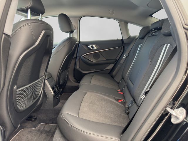 Fahrzeugabbildung BMW 218i Gran Coupé Sport Line LED+Kamera+Navi+AHK