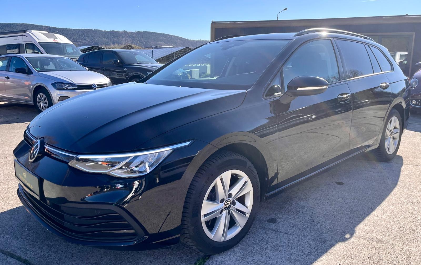Volkswagen Golf VIII Variant Life