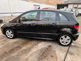 Mercedes-Benz B 200 B B 200 Turbo*Automatik*TÜV Neu*AHK* - Mercedes-Benz B-Klasse: Schwarz