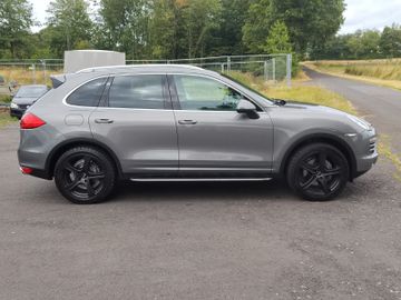 Porsche Cayenne - 6