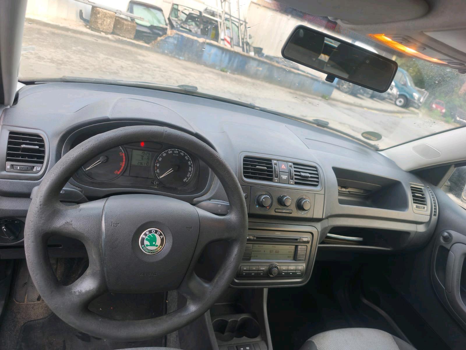 Skoda Fabia 2009 — photo 11