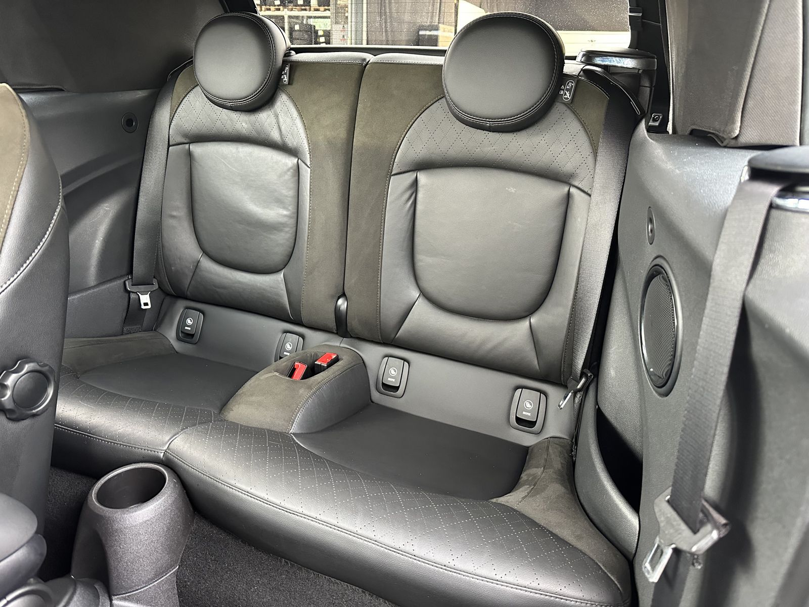 Fahrzeugabbildung MINI Cooper Cabrio Pepper NAV+SHZ+PDC+TEMPO+17ZO+2HD