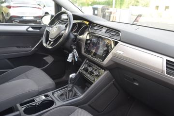 Volkswagen Touran - 8