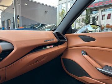 صورة مصغرة 44 لـ 2017 Ferrari 488 GTB