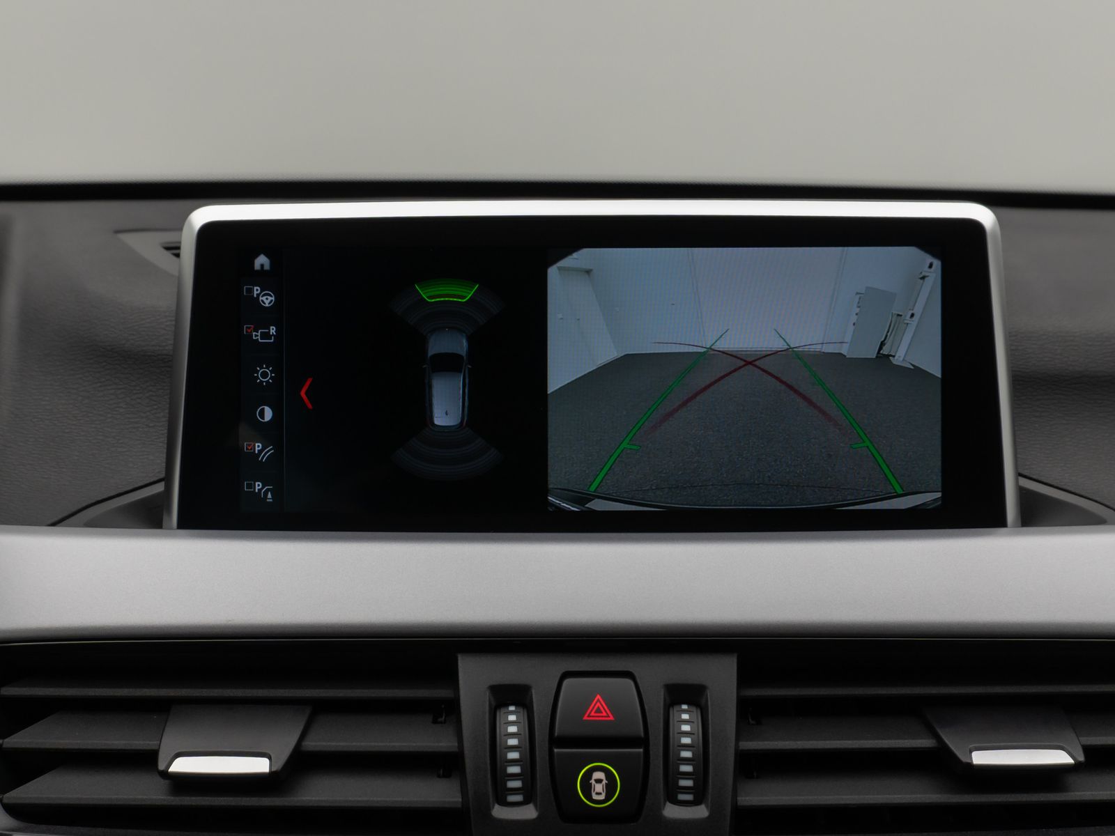 Fahrzeugabbildung BMW X1 xD25e Kamera DAB Komfort Sportsitz Parkassist