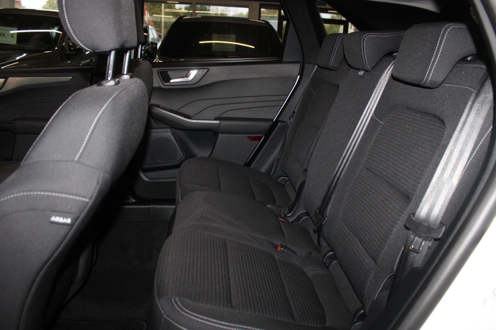 Fahrzeugabbildung Ford Kuga PHEV Aut. Titanium LED NAVI WinterPaket