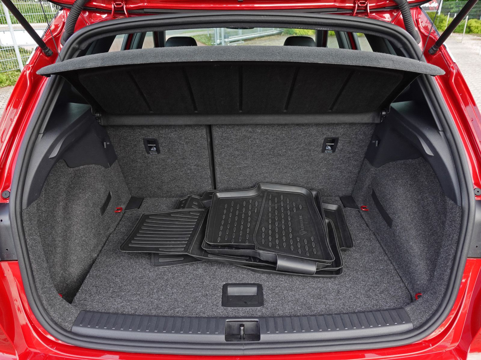 Fahrzeugabbildung SEAT Arona 1.5 TSI DSG FR Full Link ACC RFK DINAMICA