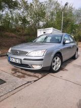 Ford Mondeo Ghia 2.0 Sedan - Ford Mondeo aus 2004: 2.0