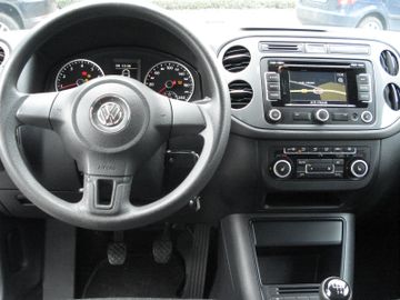 Volkswagen Tiguan - 10