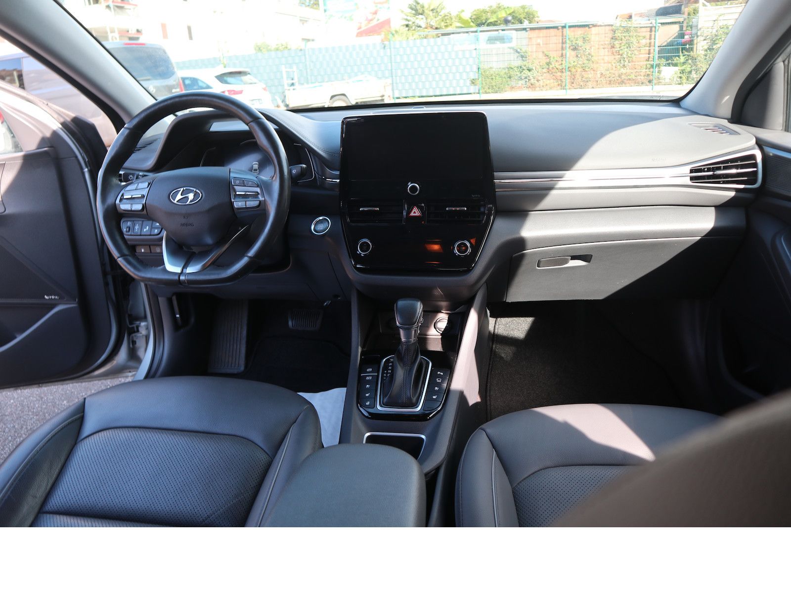 Fahrzeugabbildung Hyundai IONIQ Premium Hybrid Navi Scheckheftgepflegt