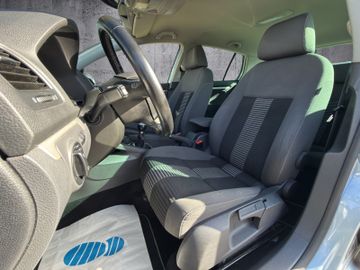 Volkswagen Golf V Lim. United*NAVI*APPLE*SHZ*KAMERA*PDC*