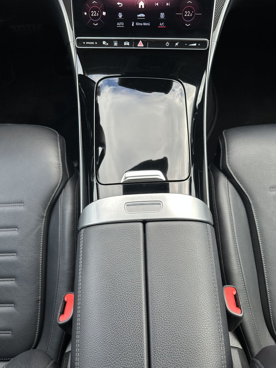Fahrzeugabbildung Mercedes-Benz C 220d T 4M AMG-Line NAV+LED+ACC+360°+STANDHEIZU