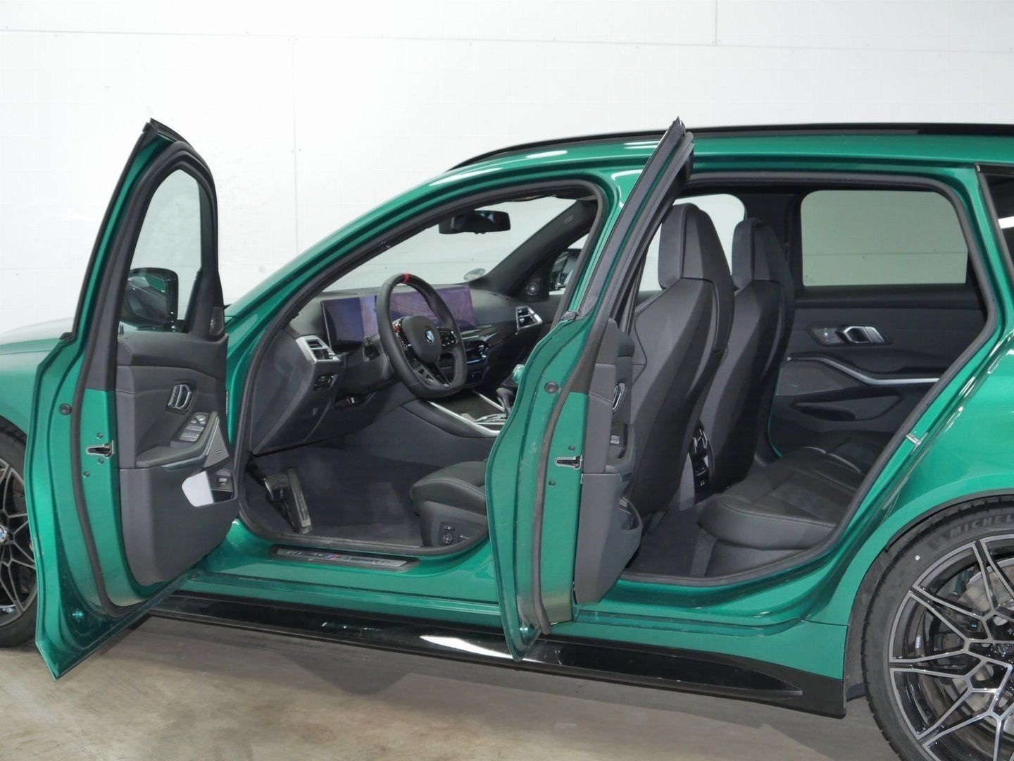 Fahrzeugabbildung BMW M3 Competition M xDrive Touring HK HiFi Sportsit