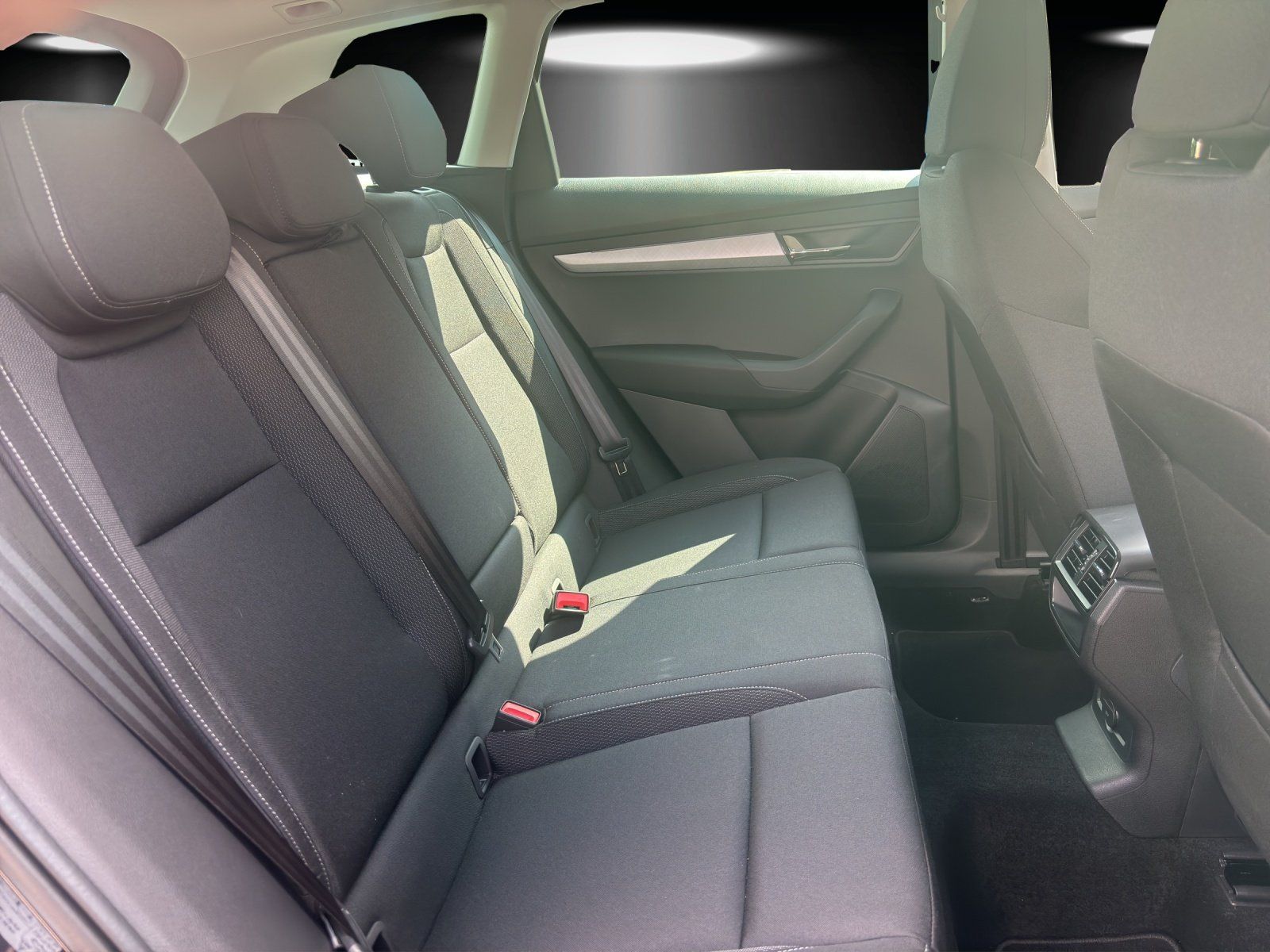 Fahrzeugabbildung SKODA Karoq Selection 1,5 TSI 110 kW DSG