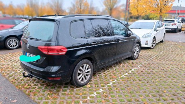 Volkswagen VW Touran 1.5l TSI DSG 7-Sitzer