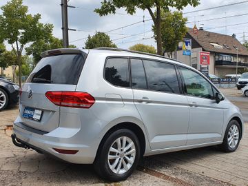 Volkswagen Touran - 8