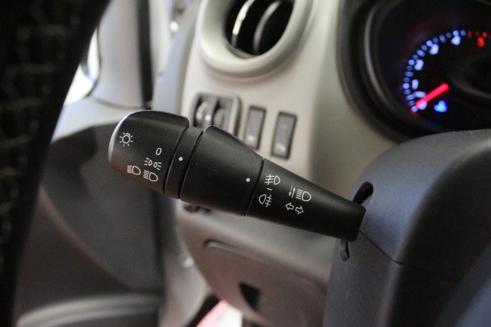 Fahrzeugabbildung Renault Trafic Combi dci 125 Expression*9-Sitzer*Navi*AH