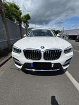 BMW X3 xDrive30d Luxury Line, AHK, Scheckheft - : Geländewagen, Luxury