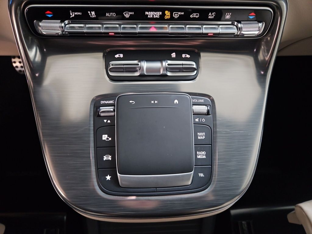 Fahrzeugabbildung Mercedes-Benz V 300 EXCLUSIVE lang 4x4 7 Sitze 2,5t AHK Standh